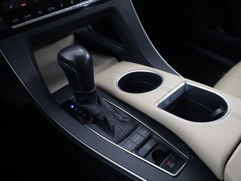 Used 2021 Toyota Avalon XLE w/ Carpet Mat Package (TMS) image 20