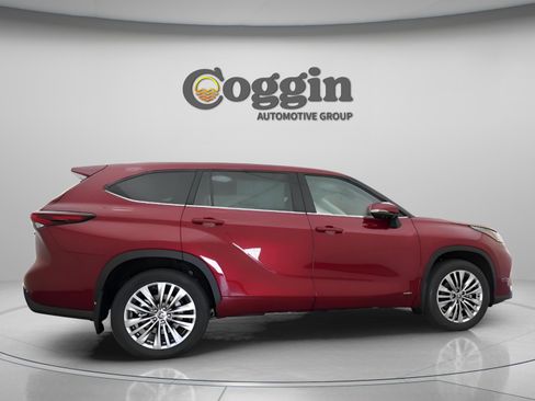 New 2026 Toyota Highlander Platinum AWD/4WD image 20