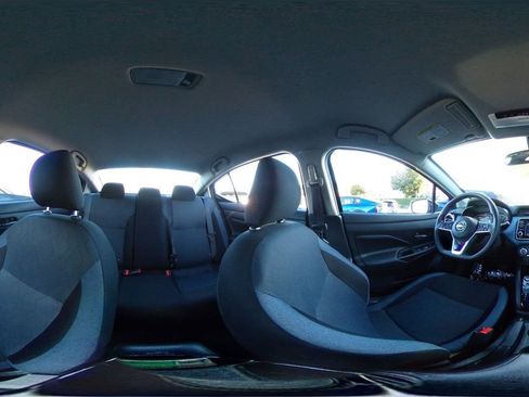 Used 2025 Nissan Versa SV image 43