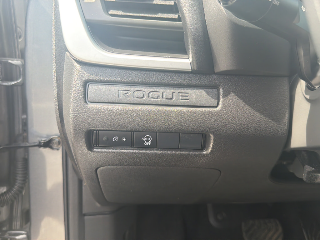 Certified 2025 Nissan Rogue S FWD image 38