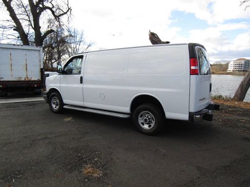 Used 2023 GMC Savana 2500 w/ Driver Convenience Package image 33
