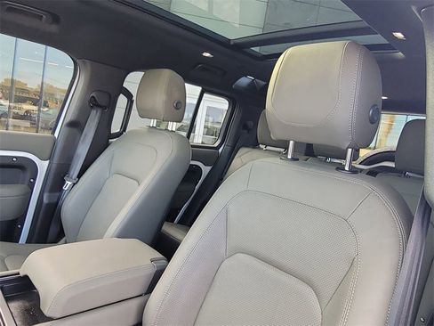 Used 2024 Land Rover Defender 110 S image 25