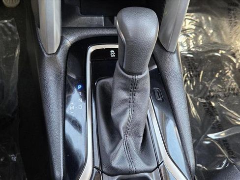 Used 2024 Toyota Corolla Cross XLE image 13