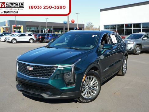 Used 2024 Cadillac XT4 Premium Luxury image 1