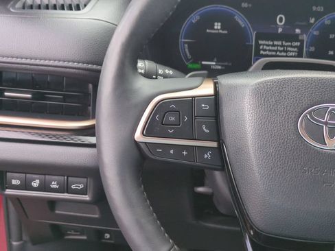 Used 2025 Toyota Grand Highlander AWD Hybrid image 18