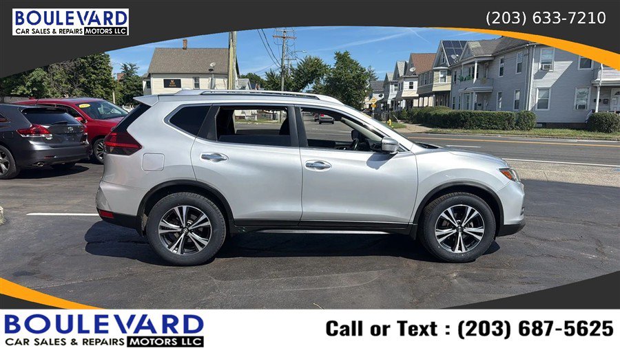 Used 2020 Nissan Rogue SV w/ Sun & Sound Touring Package AWD/4WD image 8