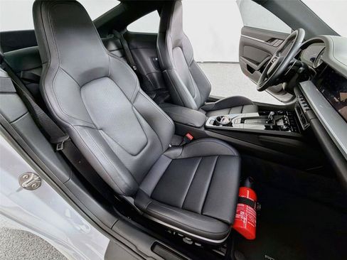 Used 2024 Porsche 911 Carrera T RWD image 28