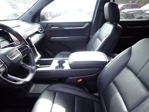 Used 2024 GMC Acadia Elevation image 13