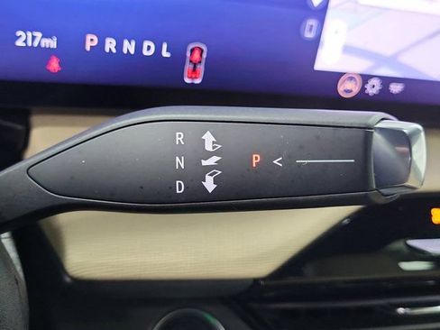 Used 2025 Buick Enclave Preferred FWD image 31