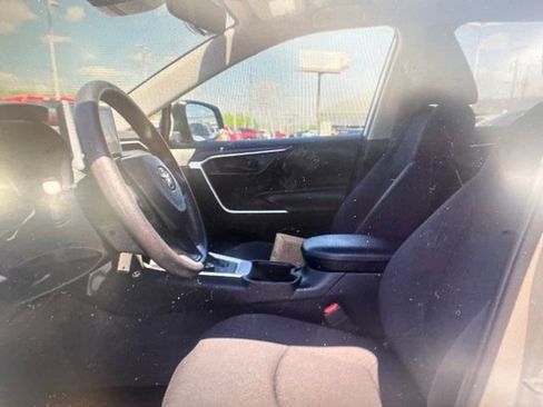 Used 2024 Toyota RAV4 LE AWD/4WD image 7
