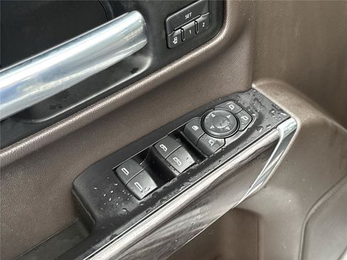 Used 2019 Chevrolet Silverado 1500 LTZ w/ LTZ Plus Package RWD image 18