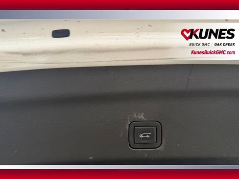 Used 2023 Chevrolet Suburban Premier AWD/4WD image 4