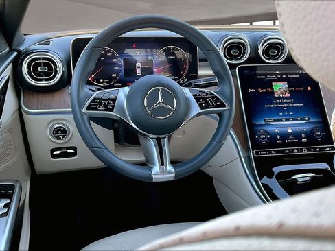 Used 2022 Mercedes-Benz C 300 Sedan image 8