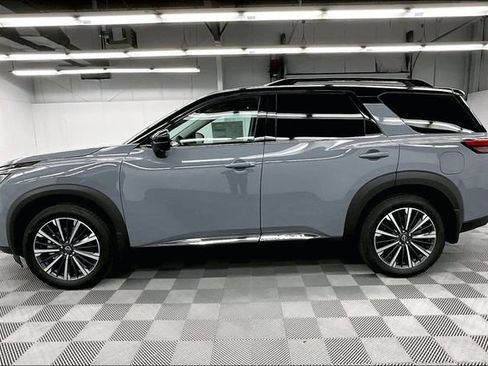 New 2026 Nissan Pathfinder Platinum w/ Lighting Package AWD/4WD image 18