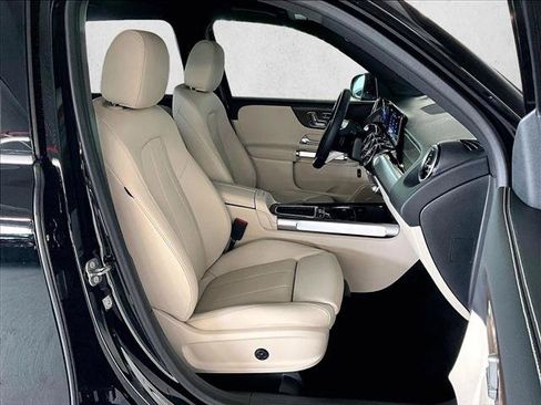 Used 2026 Mercedes-Benz GLB 250 image 9