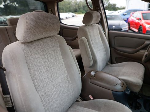 Used 2004 Toyota Tundra Limited image 18