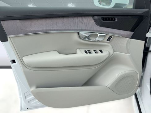 New 2026 Volvo XC90 T8 Ultra w/ Protection Package Premier AWD/4WD image 12