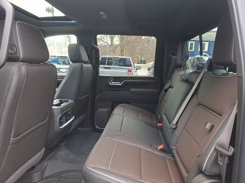 New 2026 GMC Sierra 3500 Denali w/ Denali Reserve Package image 10