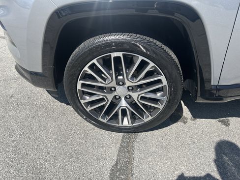 Certified 2022 Jeep Compass Limited w/ Elite Group image 9