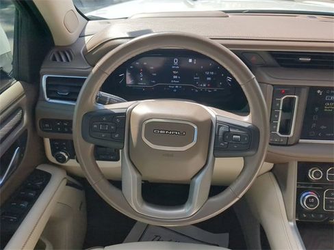 Used 2022 GMC Yukon XL Denali w/ Denali Ultimate Package image 6