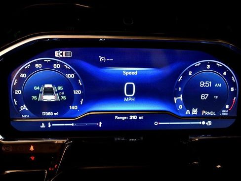 Used 2024 Chevrolet Silverado 2500 LT w/ Convenience Package image 22