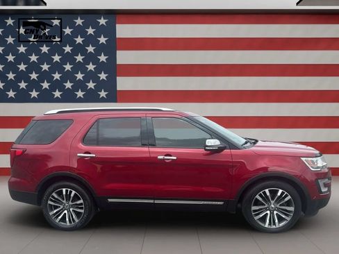 Used 2017 Ford Explorer Platinum AWD/4WD image 4