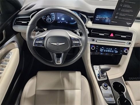 Used 2025 Genesis G70 2.5T image 13