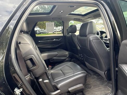 Used 2019 Buick Enclave Avenir w/ Avenir Technology Package AWD/4WD image 24
