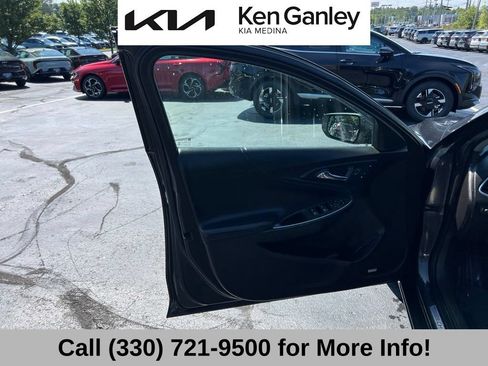 Used 2016 Chevrolet Malibu Premier w/ Driver Confidence Package II FWD image 23