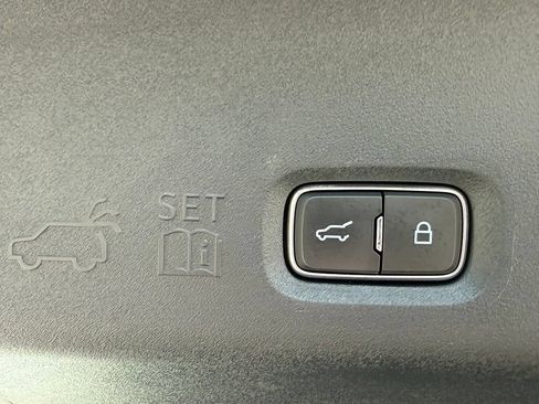Used 2025 Ford Expedition Platinum AWD/4WD image 40