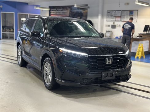 Used 2024 Honda CR-V EX image 3