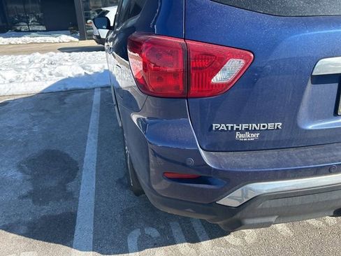 Used 2018 Nissan Pathfinder SL image 16