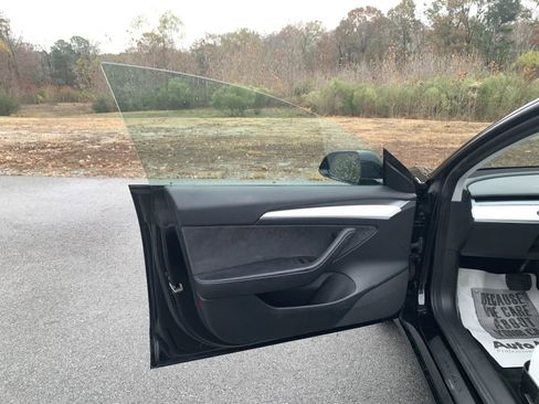 Used 2021 Tesla Model 3 Standard Range Plus image 22