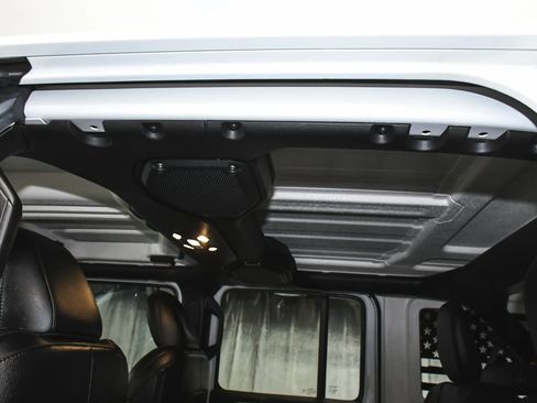 Used 2022 Jeep Wrangler Unlimited Sahara image 41