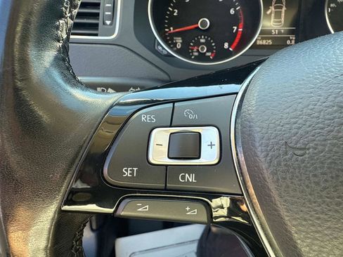 Used 2017 Volkswagen Jetta SE image 30