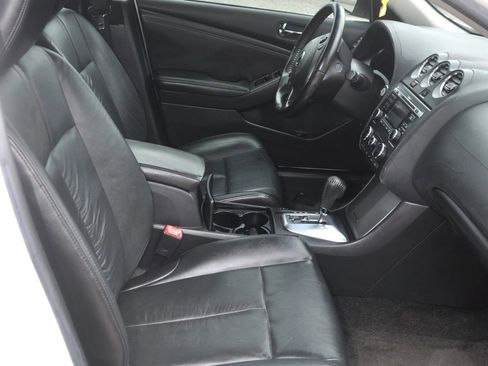 Used 2010 Nissan Altima 2.5 SL w/ SL Pkg image 16