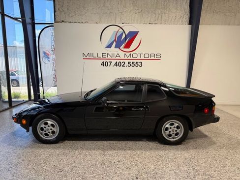 Used 1988 Porsche 924 S RWD image 1