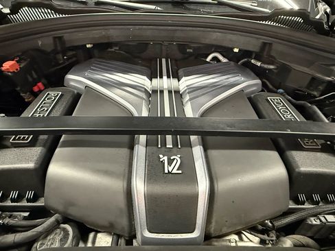 Used 2022 Rolls-Royce Cullinan Black Badge w/ Dark Exterior Package image 90