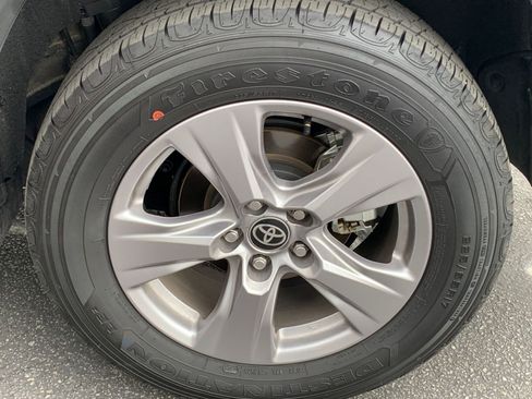 Used 2025 Toyota RAV4 XLE image 30