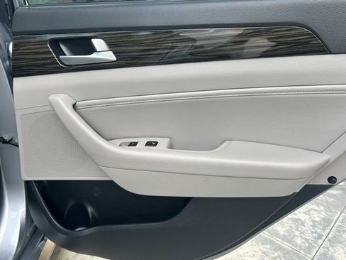 Used 2017 Hyundai Sonata Limited w/ Ultimate Package 04 image 26