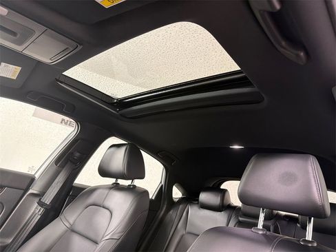 Used 2024 Honda Civic Sport Touring image 2