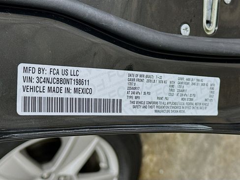 Used 2022 Jeep Compass Latitude image 12