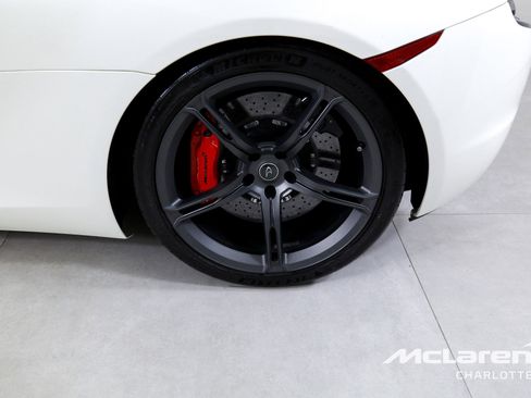 Used 2016 McLaren 650S Spider image 29