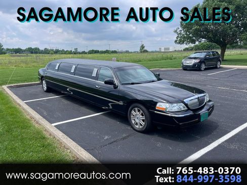 Used 2008 Lincoln Town Car Executive RWD image 1