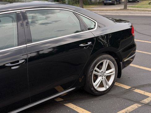 Used 2015 Volkswagen Passat 1.8T SE FWD image 4