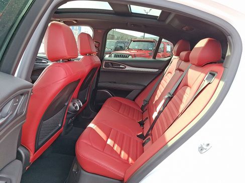 Used 2023 Alfa Romeo Stelvio Veloce image 10