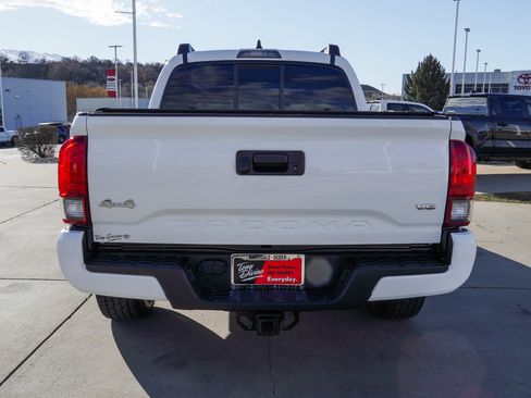 Certified 2022 Toyota Tacoma SR image 7