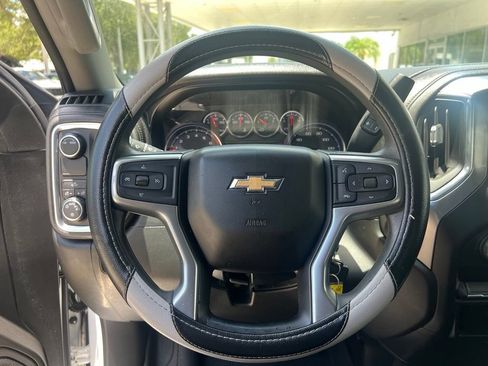 Used 2020 Chevrolet Silverado 1500 LT RWD image 19
