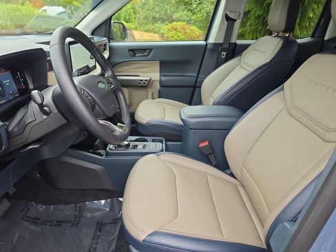 Certified 2025 Ford Maverick Lariat AWD/4WD image 5