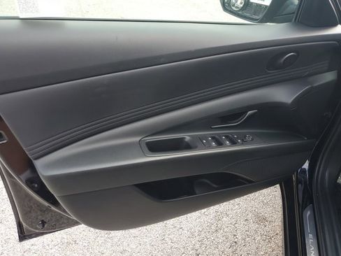 Used 2025 Hyundai Elantra Sport FWD image 20